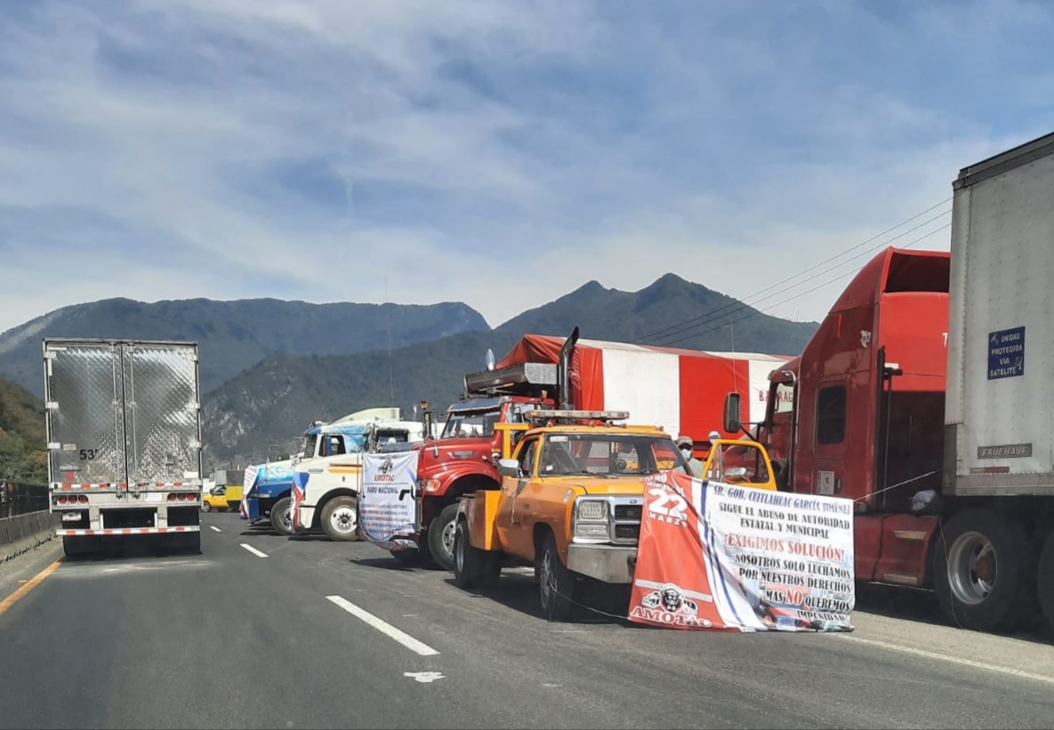 Transportistas De Amotac Protestan Y Desquician Carreteras De Veracruz