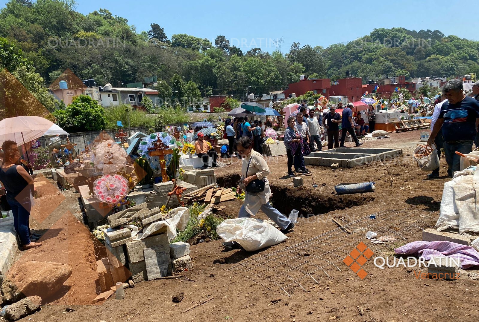 Sepultan en Banderilla a familia víctima de accidente en la Amozoc Perote