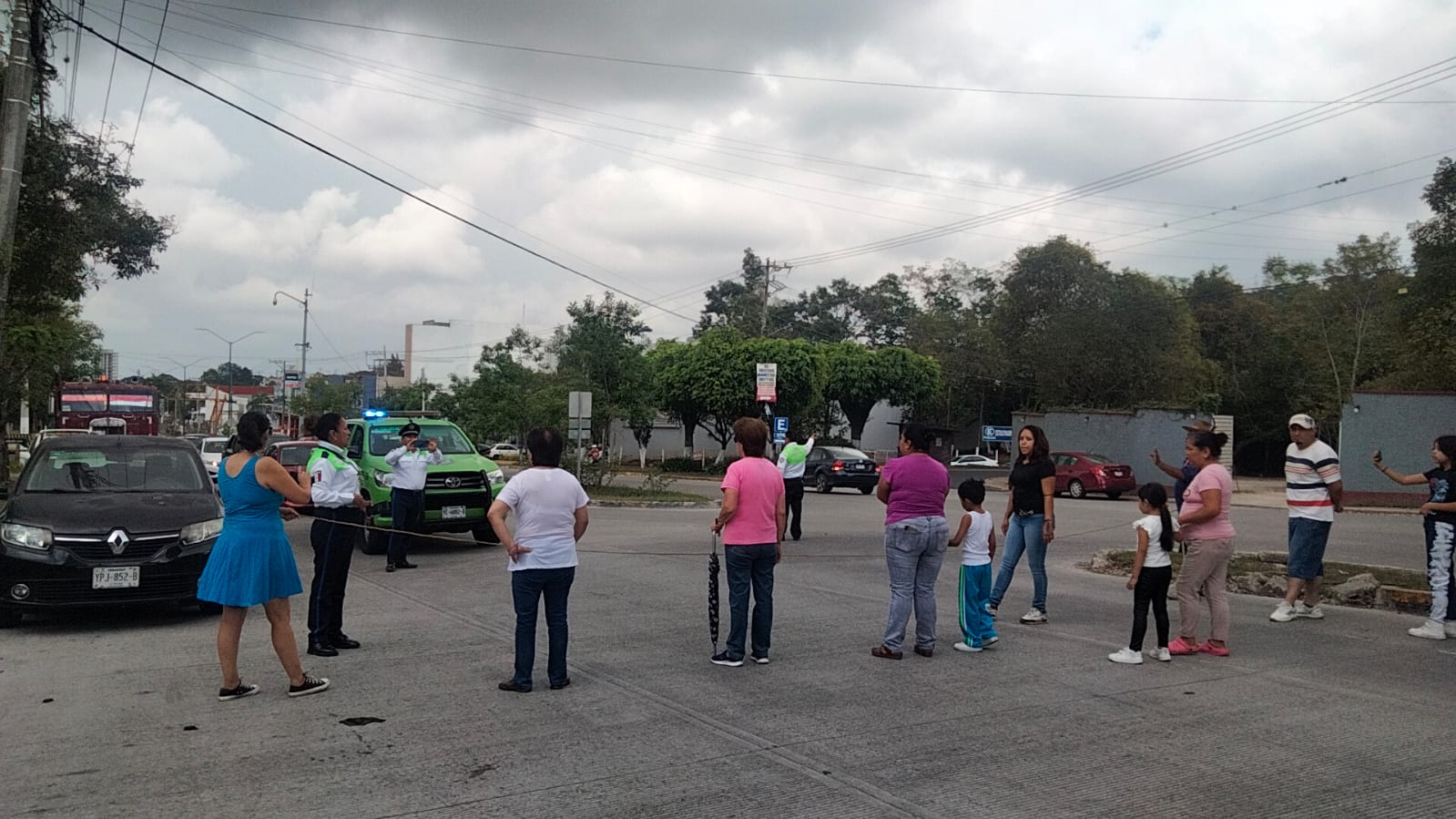 Vecinos De Lomas Verdes Bloquean Arco Sur Por Falta De Agua