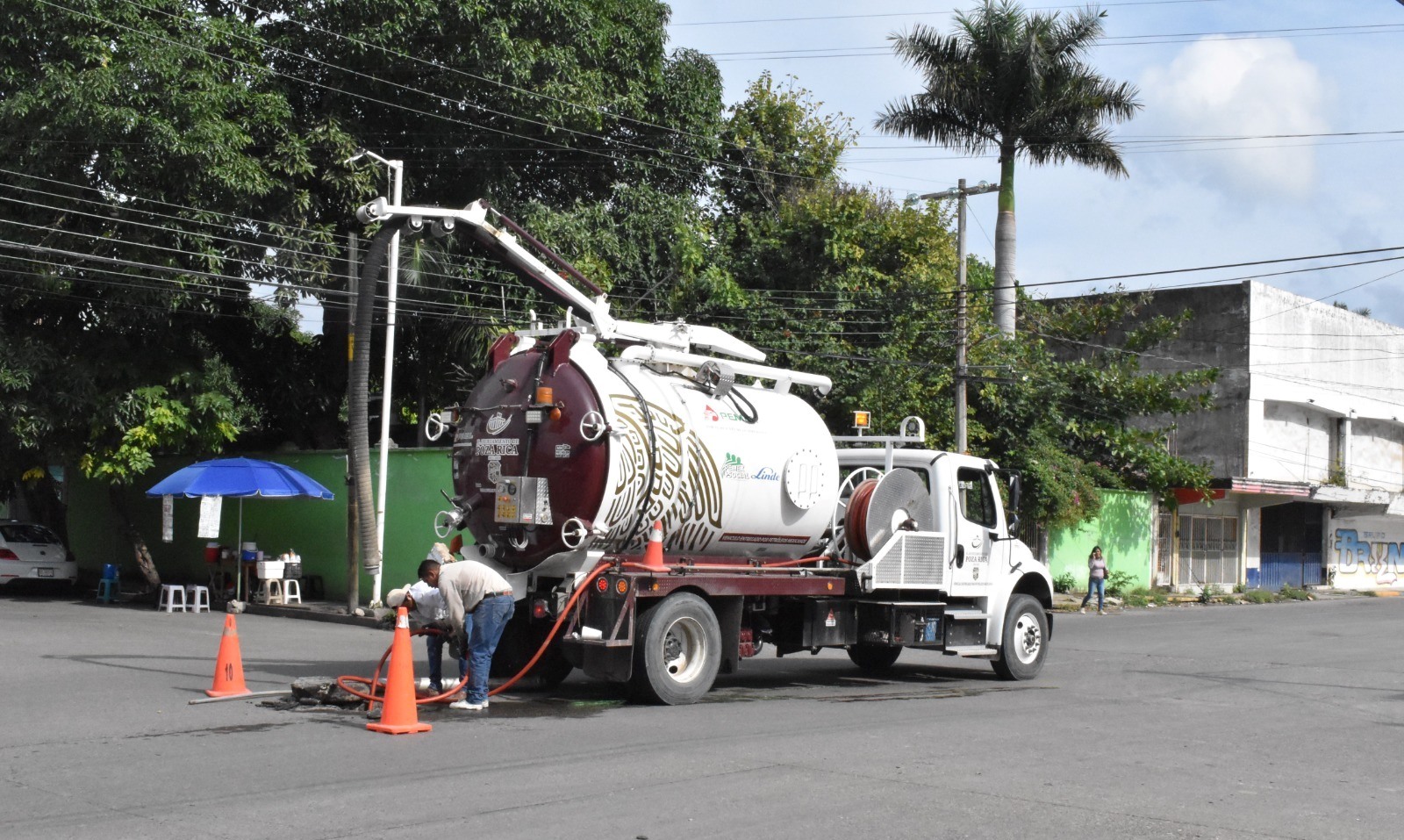 Limpian Drenajes De Colonia De Septiembre De Poza Rica