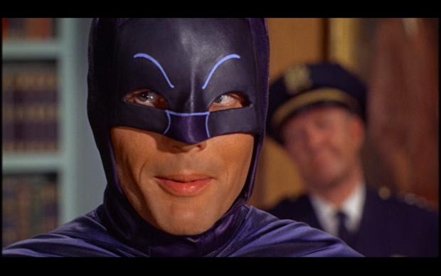 Muere Adam West; interpretó a Batman en los 70