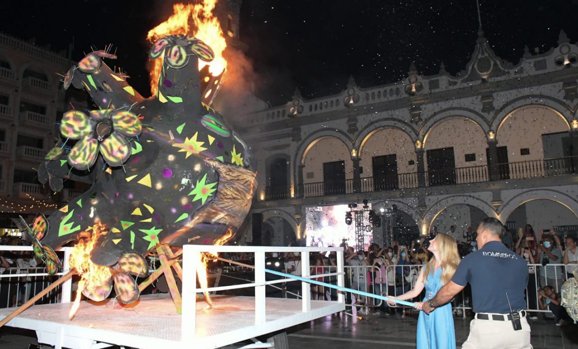 Con Quema Del Mal Humor Inicia Carnaval De Veracruz