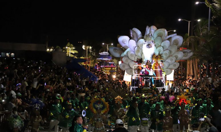 Primer desfile de Carnaval de Veracruz, con saldo blanco