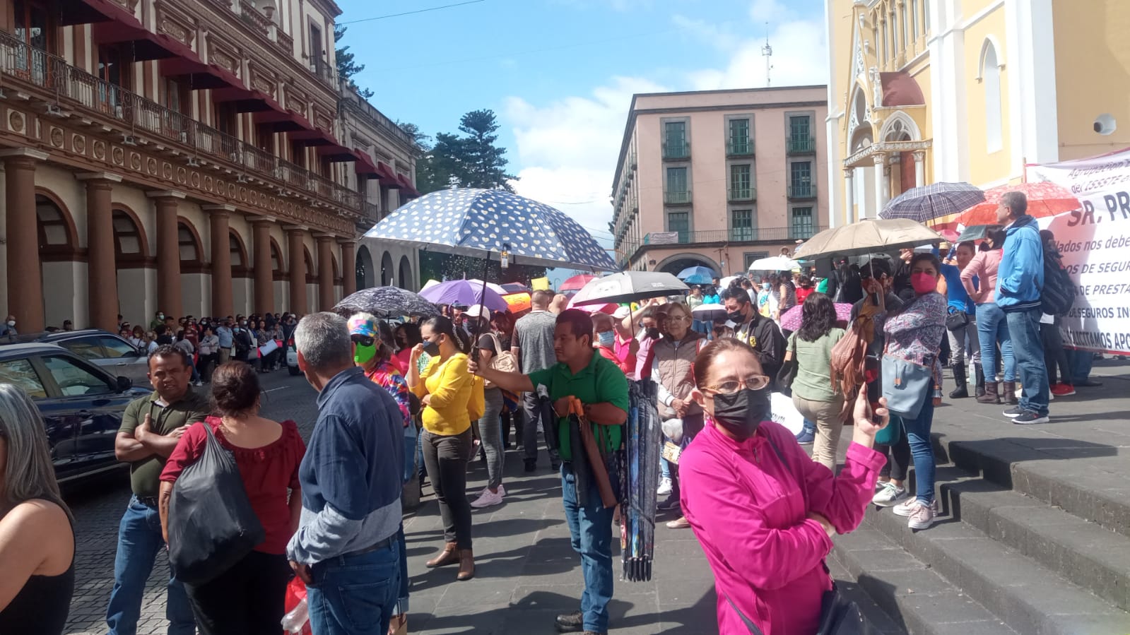 Continúa manifestación de maestros en Xalapa - Quadratín Veracruz