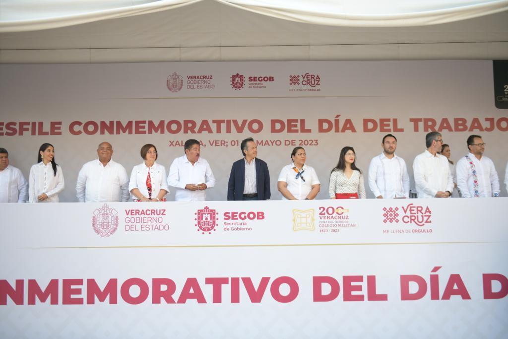 Encabeza Gobernador desfile por el Día del Trabajo