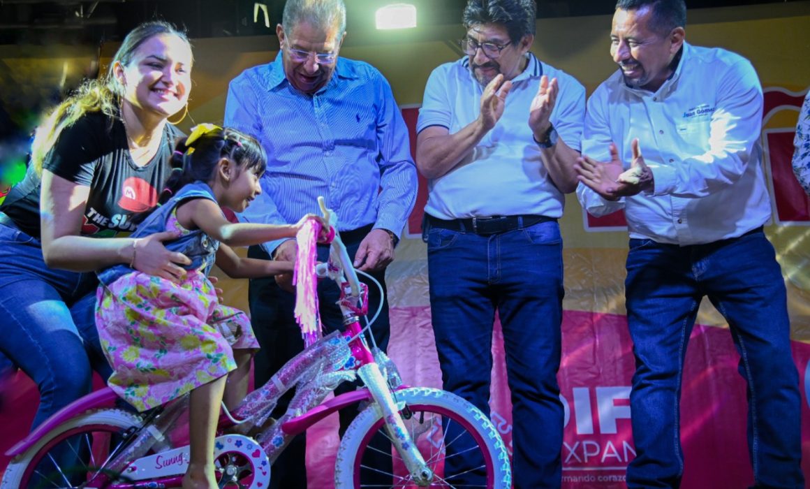 DIF de Tuxpan celebra a los niños