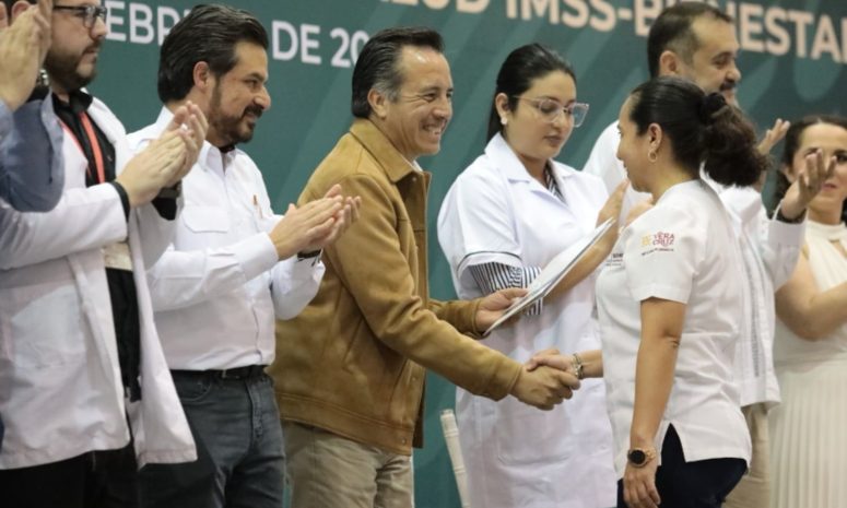 Entrega el gobernador Cuitláhuac 3 mil 328 bases de IMSS-Bienestar