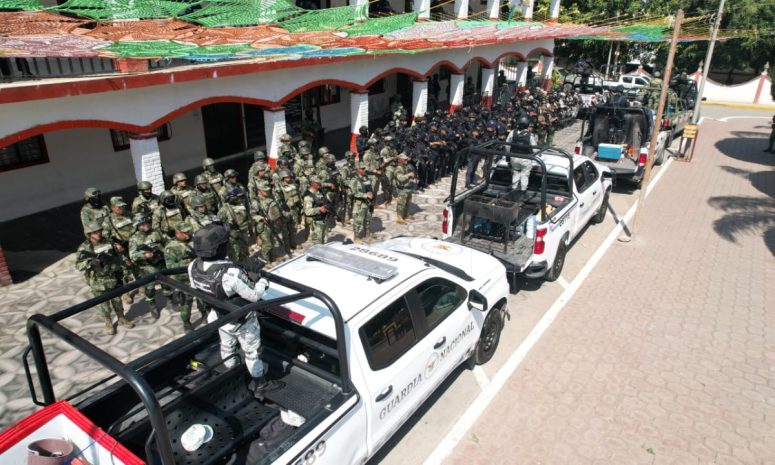 Blindan Acultzingo con 300 elementos del Ejército Mexicano