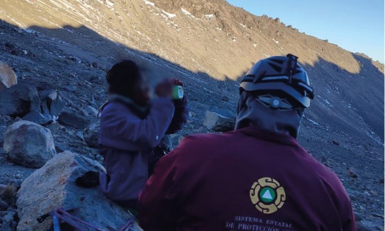 Hallan cuerpo de guía de alpinistas extraviados en el Pico de Orizaba
