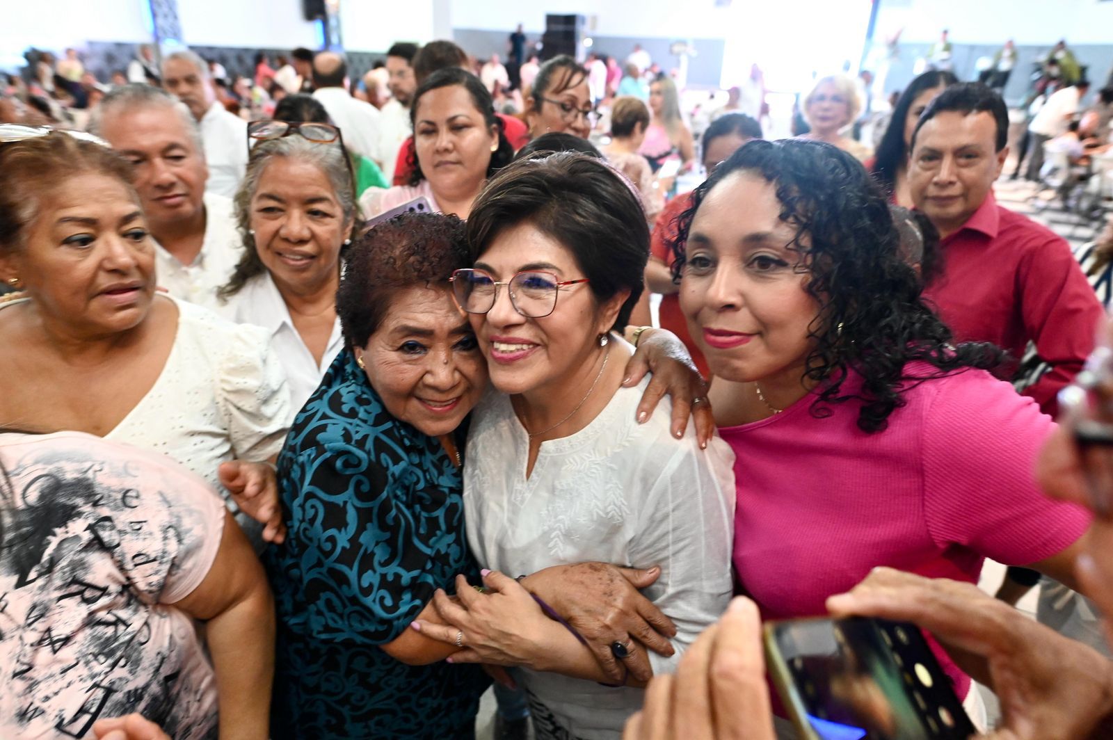 Histórico avance de las mujeres en la vida social y política del país ...