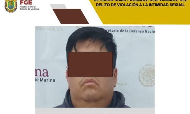 Detienen a maestro por presuntamente violar intimidad sexual de 3 menores