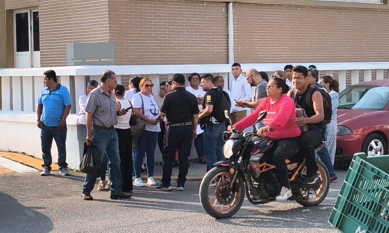 Familiares se reencuentran con cadetes de Buque Cuauhtémoc, en Veracruz