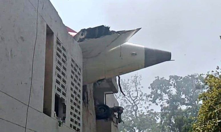 Se estrella Boeing 787 de Air India; al menos 120 fallecidos