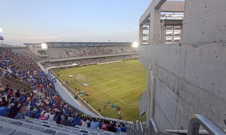 Evidencian mal diseño de estadio de fútbol Luis Pirata Fuente