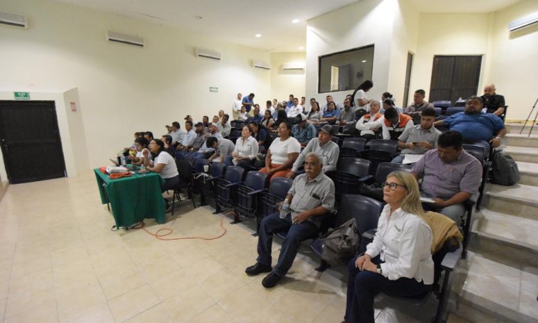 Capacitan a especialistas veracruzanos para erradicar el gusano barrenador