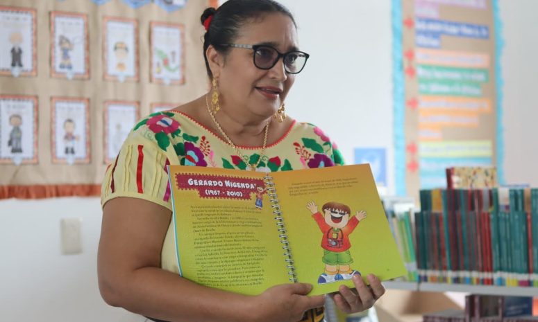 Inaugura SEV biblioteca pública municipal Tecamilla 7038 en Tomatlán