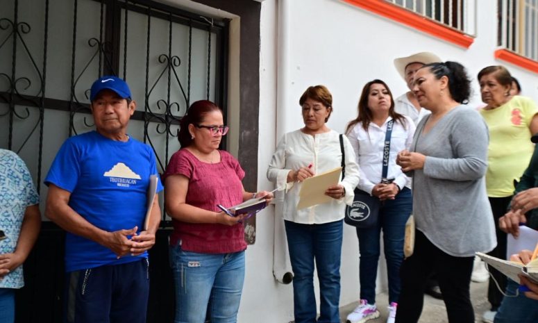 Realiza Daniela Griego recorridos en Xalapa; atiende peticiones