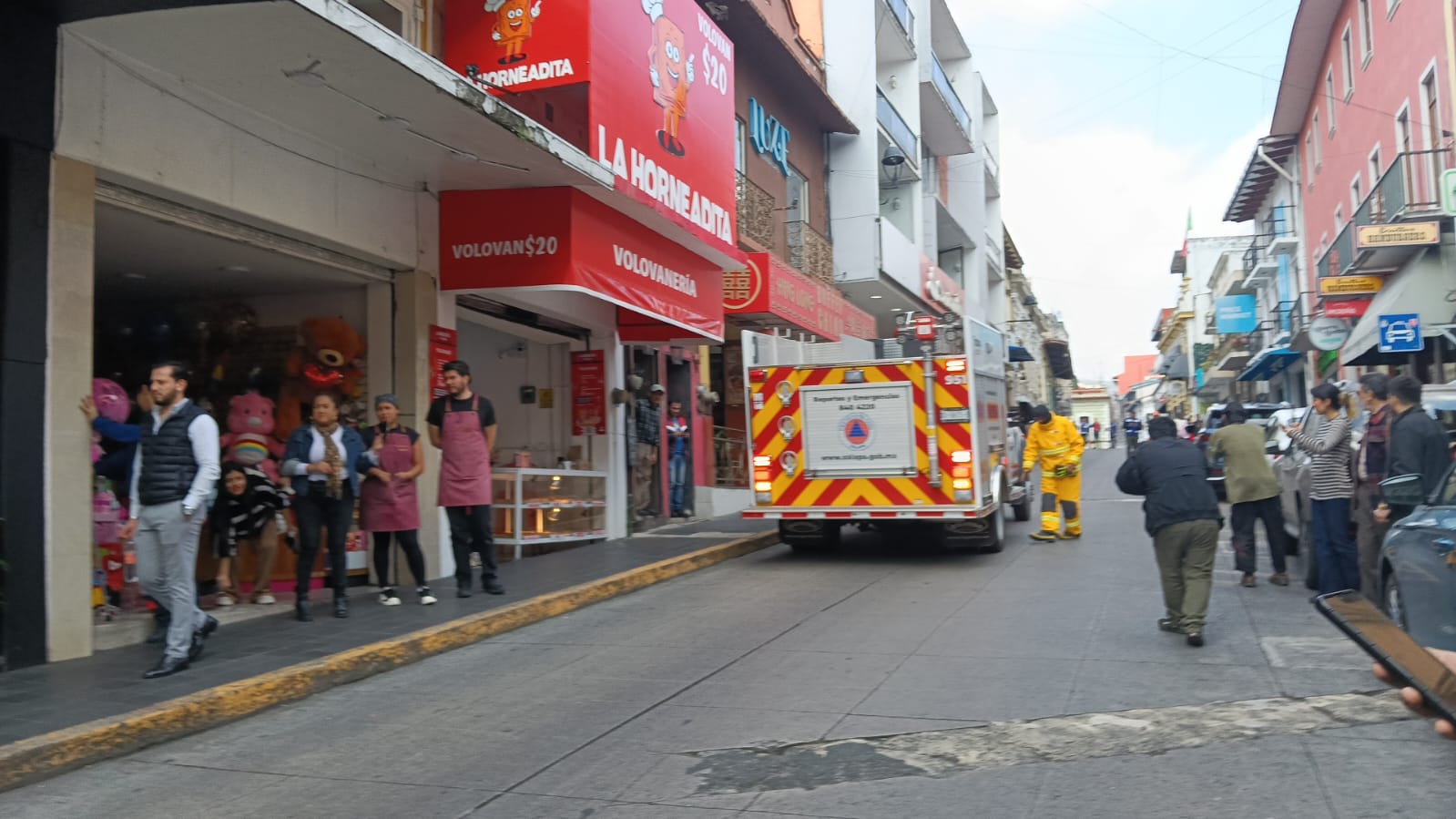 Controla Bomberos incendio en local del centro de Xalapa - Quadratín ...
