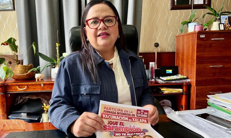 Llama Daniela Griego a vacunarse contra el sarampión en Xalapa