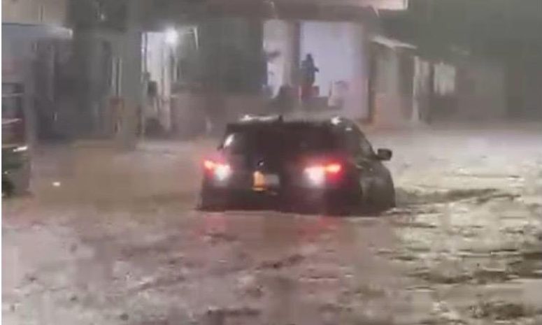 Atienden autoridades emergencia por lluvias en Xalapa
