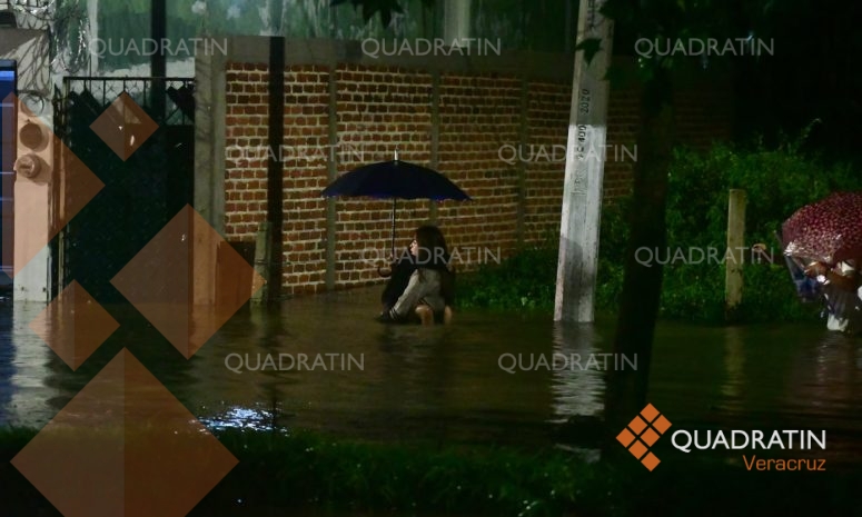 Intensa lluvia provoca inundaciones y deja afectaciones en Xalapa