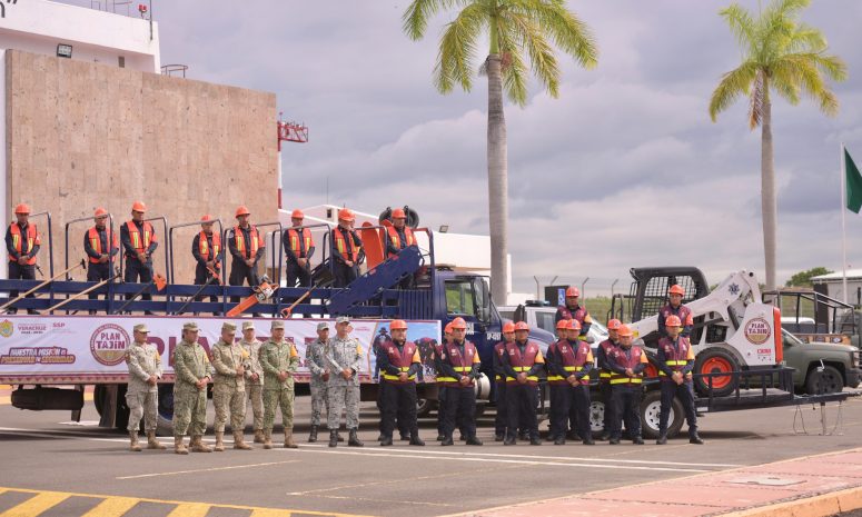 Centro de Comando en Poza Rica monitorea del Disturbio Tropical 92L